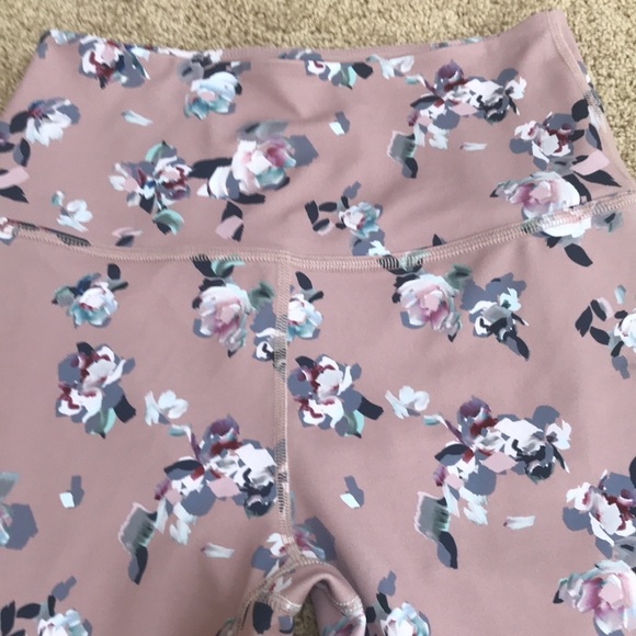 BEYOND YOGA Size M Olympus floral leggings - Picture 3 of 8